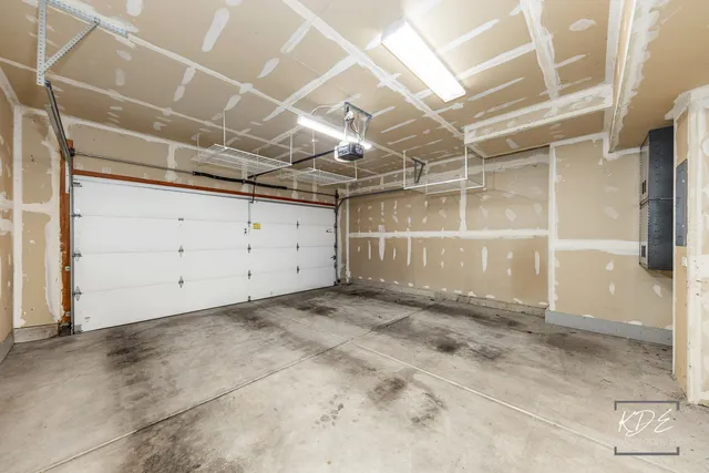 $2,600 | 651 Hawley Drive, Oswego, IL 60543