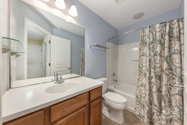 $2,600 | 651 Hawley Drive, Oswego, IL 60543