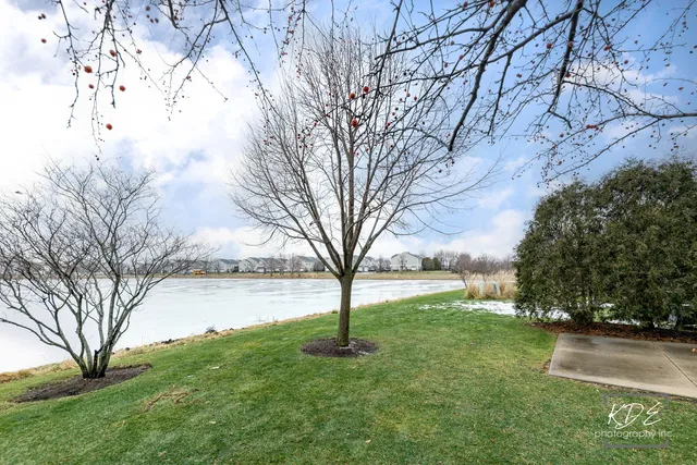 $2,600 | 651 Hawley Drive, Oswego, IL 60543