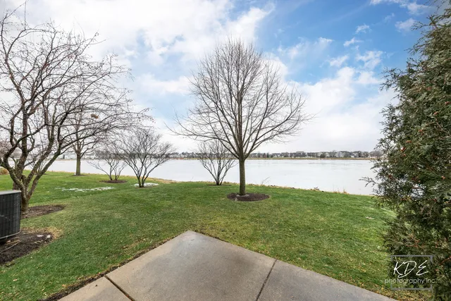 $2,600 | 651 Hawley Drive, Oswego, IL 60543