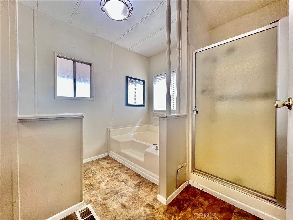 15181 Van Buren, Unit 10 Riverside, CA 92504 - Photo 15 of 29 Primary Bathroom
