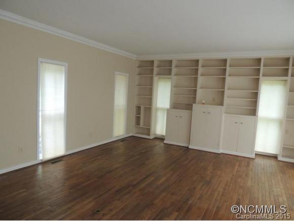 145 Overlook Circle Tryon, NC 28782 - Photo 4 of 12 Gallery Image 4