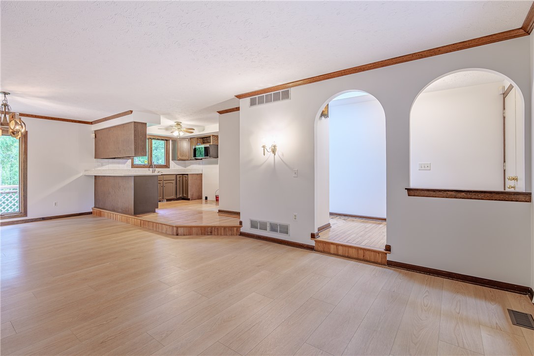451 Victor Road Perinton, NY 14450 - Photo 8 of 48 Gallery Image 8