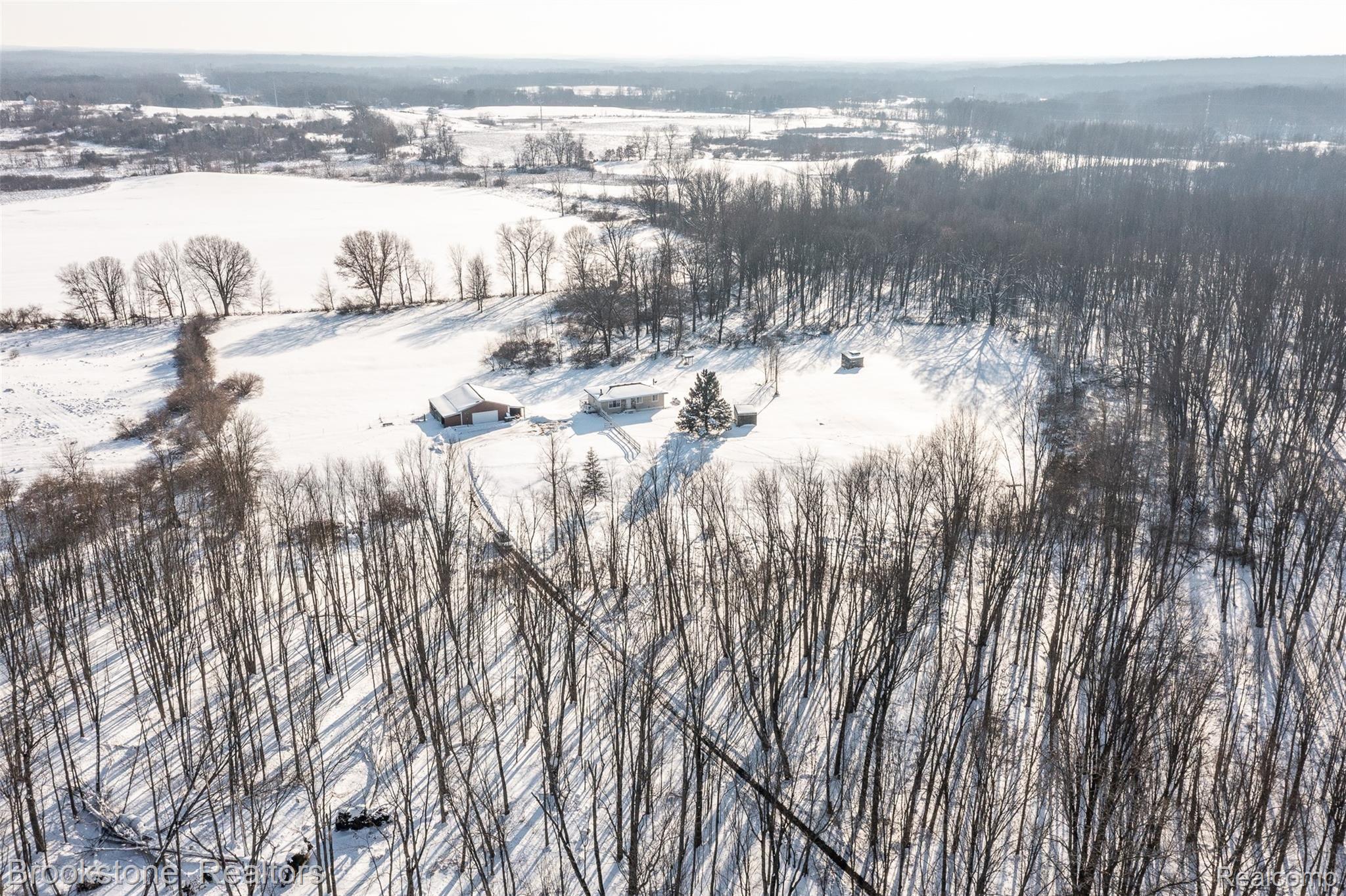 4909 West Schafer Road Pinckney, MI 48169 - Photo 1 of 40 Aerials.jpg