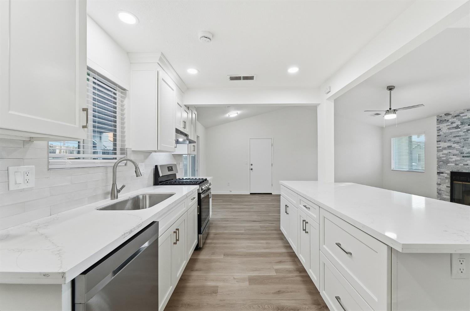 2208 Sunmist Lane Modesto, CA 95355 - Photo 14 of 28