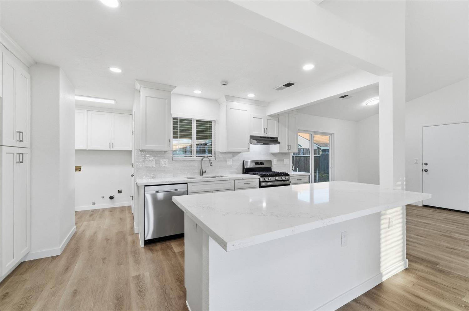 2208 Sunmist Lane Modesto, CA 95355 - Photo 17 of 28