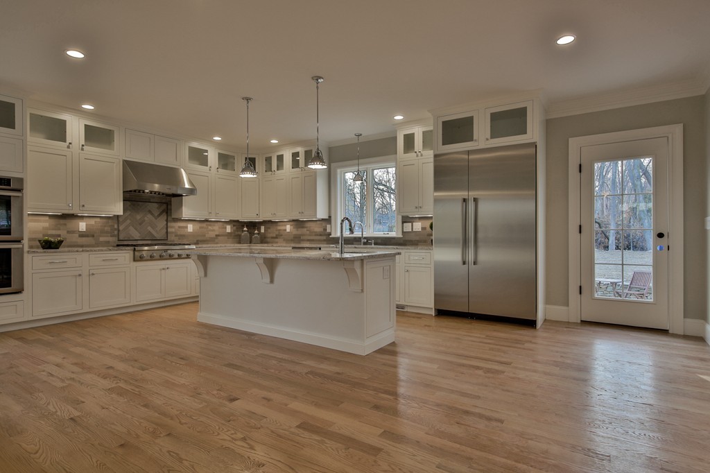 17 Bacon Road Bedford, MA 01730 - Photo 4 of 30 Gallery Image 4