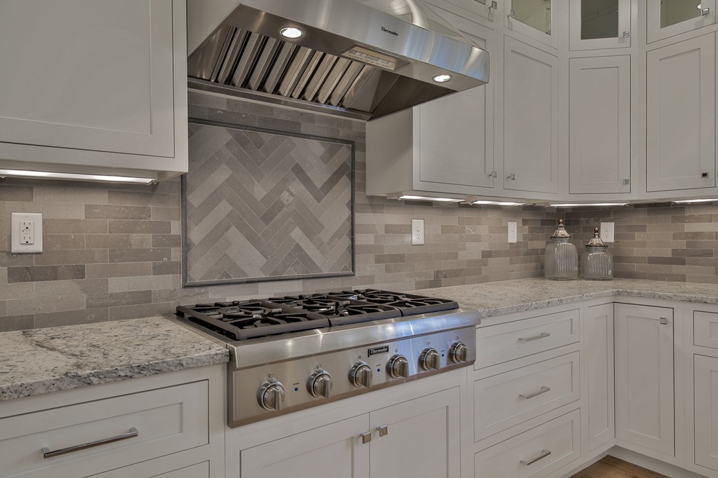 17 Bacon Road Bedford, MA 01730 - Photo 5 of 30 Gallery Image 5