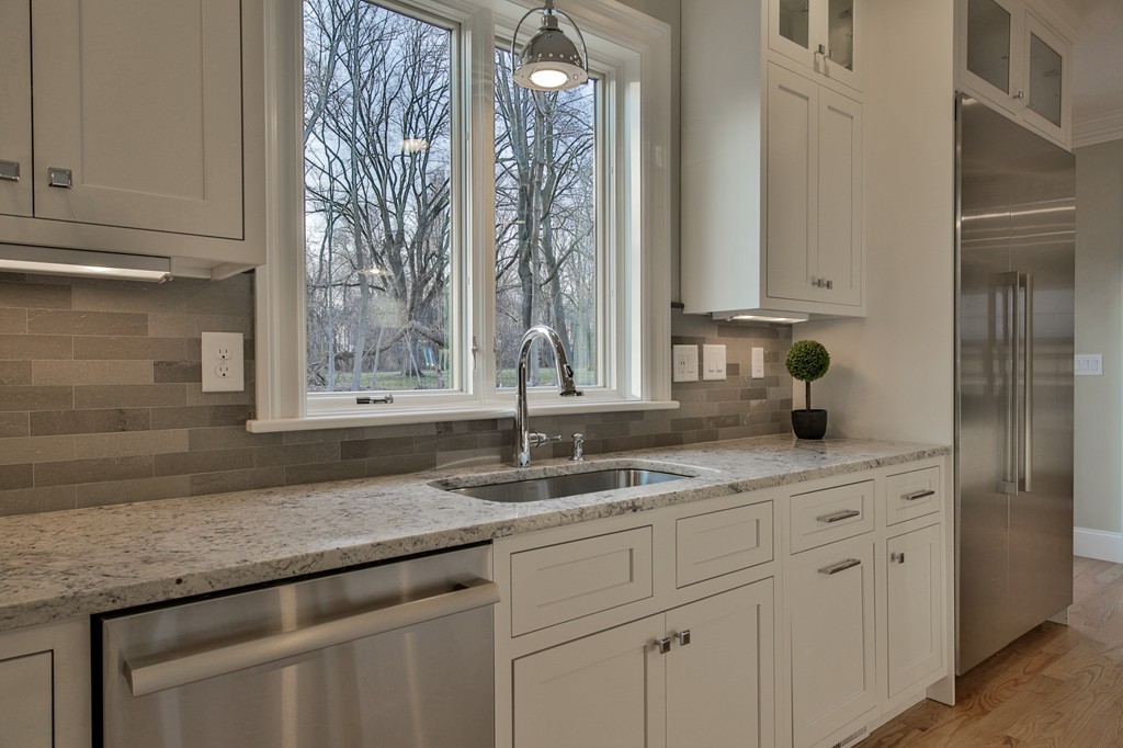 17 Bacon Road Bedford, MA 01730 - Photo 6 of 30 Gallery Image 6