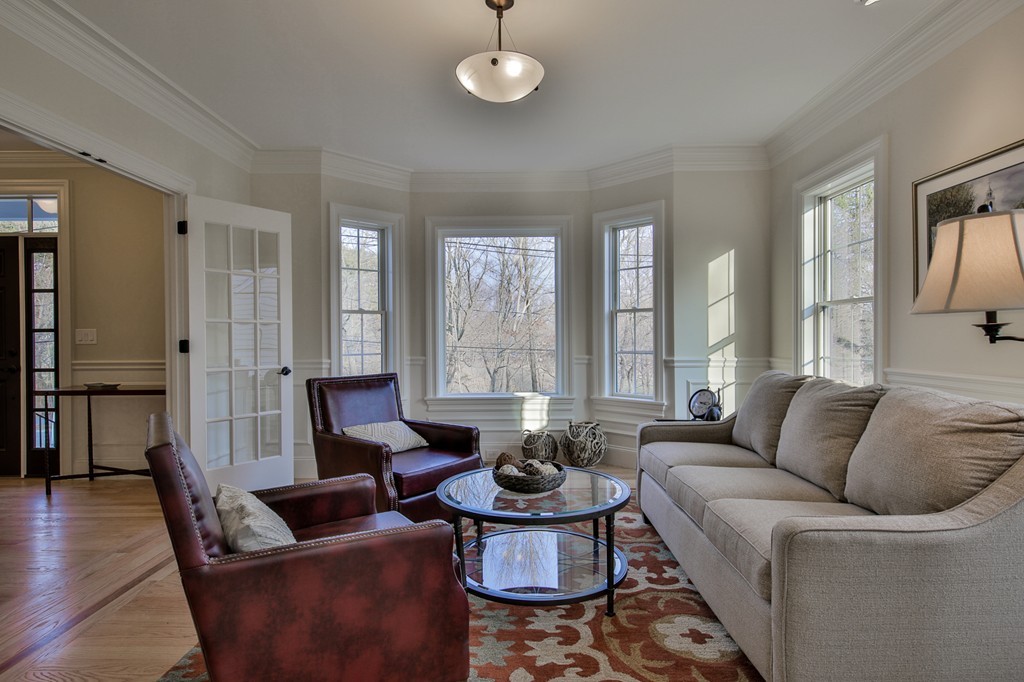 17 Bacon Road Bedford, MA 01730 - Photo 10 of 30 Gallery Image 10