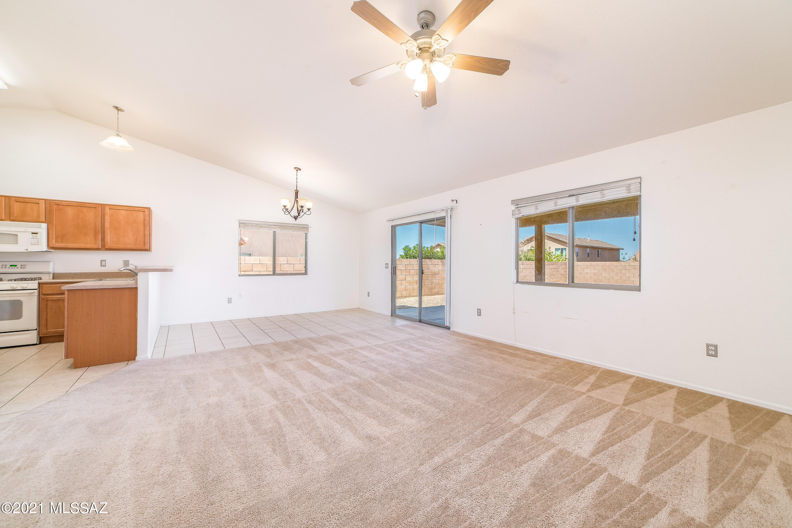 588 West Chatfield Street Vail, AZ 85641 - Photo 5 of 27