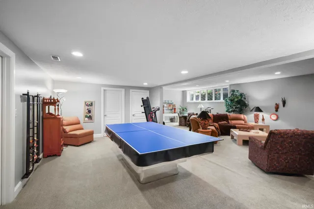 $640,000 | 5501 West Oakbrook Court, Muncie, IN 47304