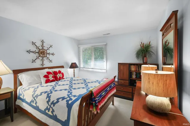 $640,000 | 5501 West Oakbrook Court, Muncie, IN 47304