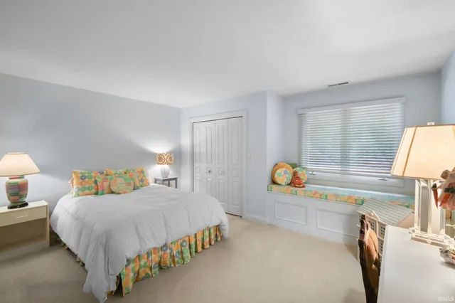 $640,000 | 5501 West Oakbrook Court, Muncie, IN 47304