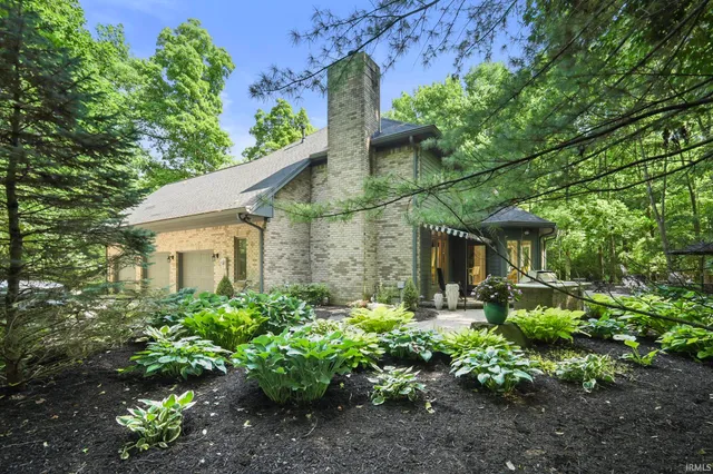 $640,000 | 5501 West Oakbrook Court, Muncie, IN 47304