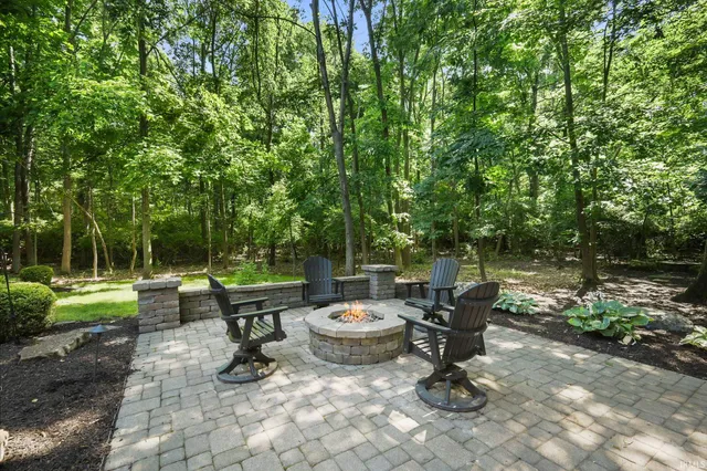 $640,000 | 5501 West Oakbrook Court, Muncie, IN 47304