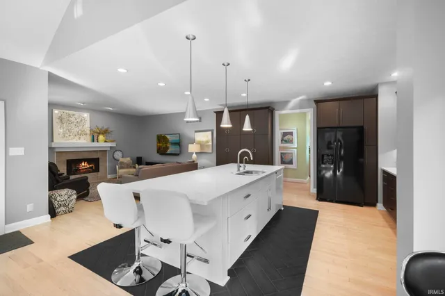 $640,000 | 5501 West Oakbrook Court, Muncie, IN 47304