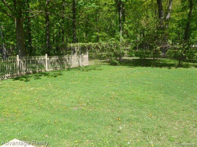 11331 Common Road Warren, MI 48093 - Photo 8 of 9 P1020039.JPG