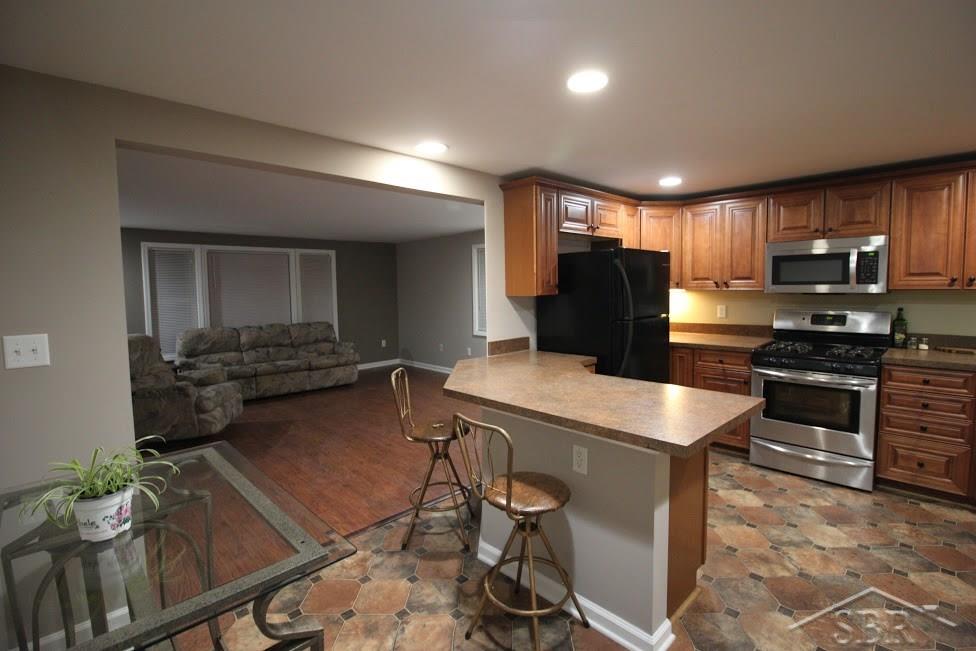 5727 Sheridan Road Saginaw, MI 48601 - Photo 8 of 16 31330421-8.JPG