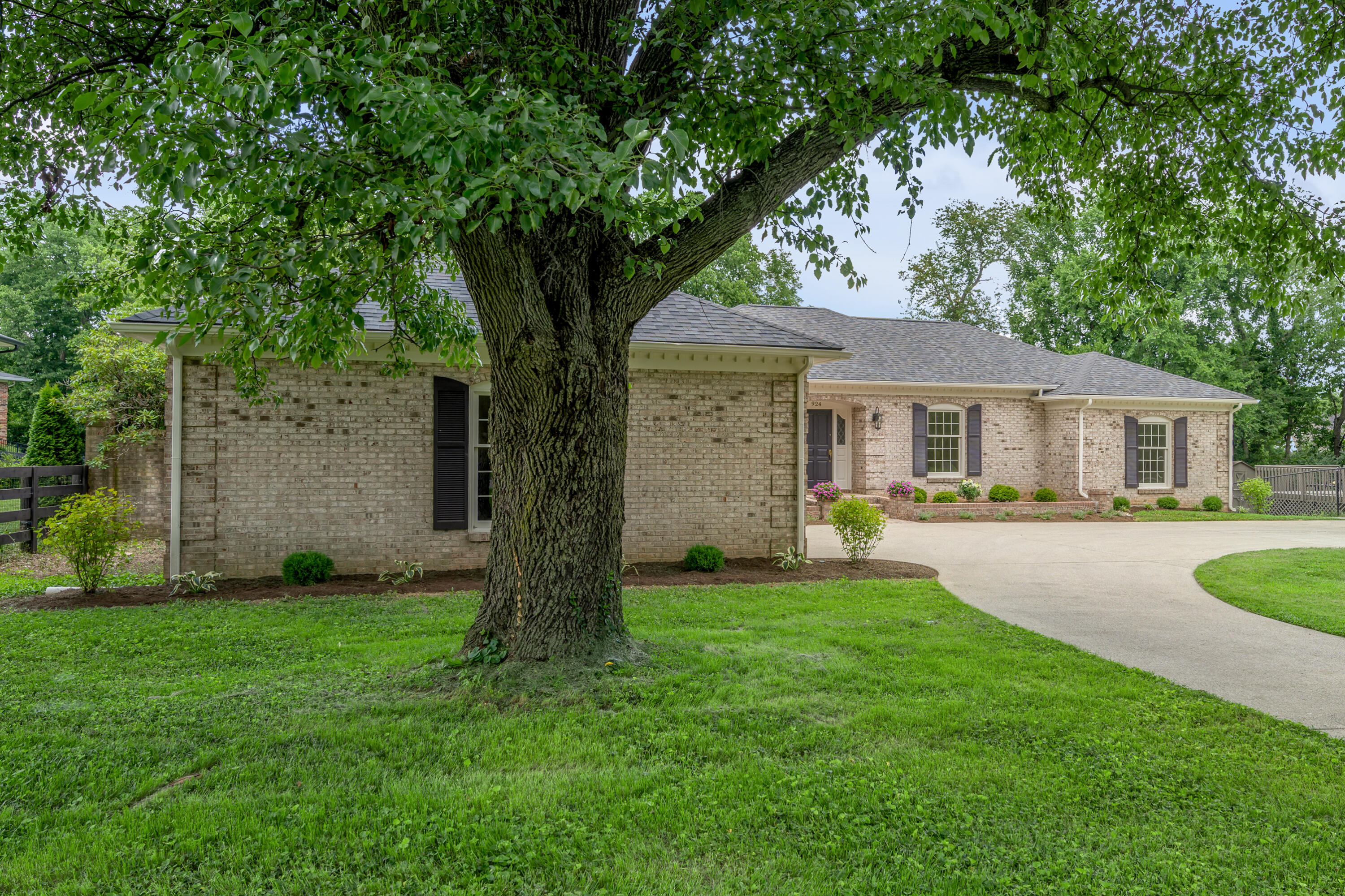 924 Chinoe Road Lexington, KY 40502 - Photo 68 of 70 Front Elevation