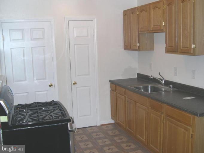 6701 Stanton Road Hyattsville, MD 20784 - Photo 3 of 7 Kitchen