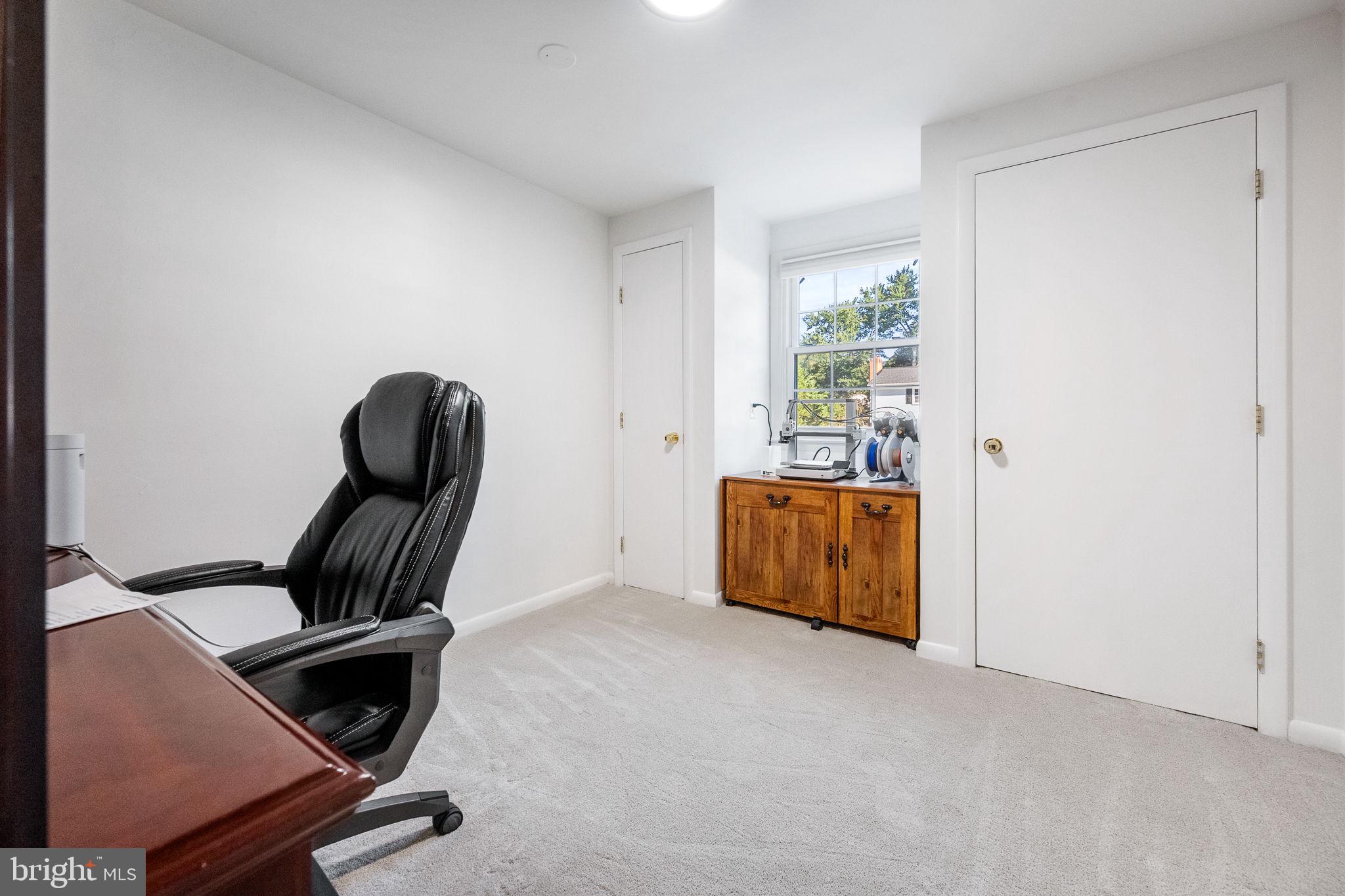 7203 Hadlow Drive Springfield, VA 22152 - Photo 27 of 39 a room with furniture and gym equipment