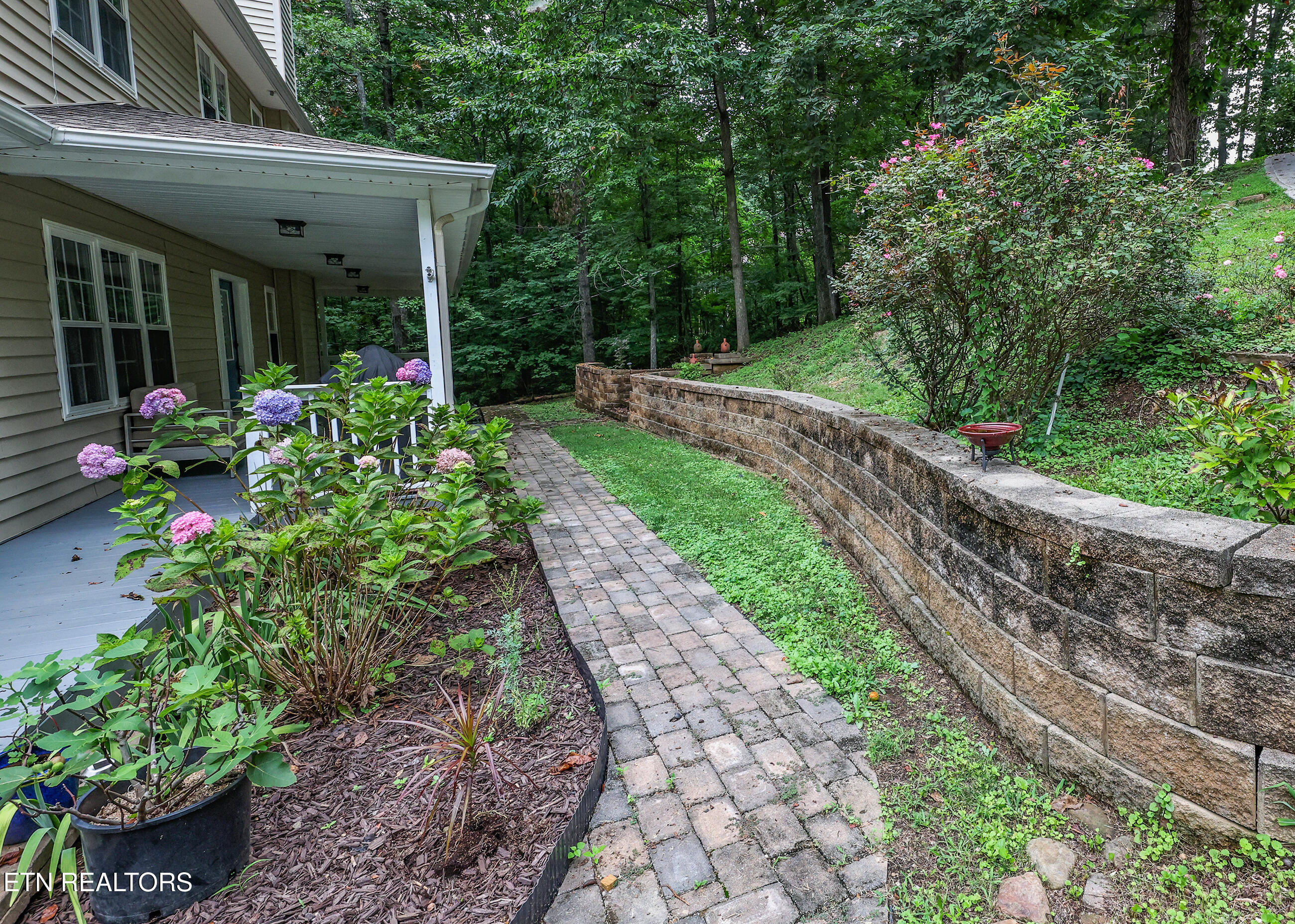 132 Timbercrest Drive Oak Ridge, TN 37830 - Photo 16 of 60 t18179A3968 copy