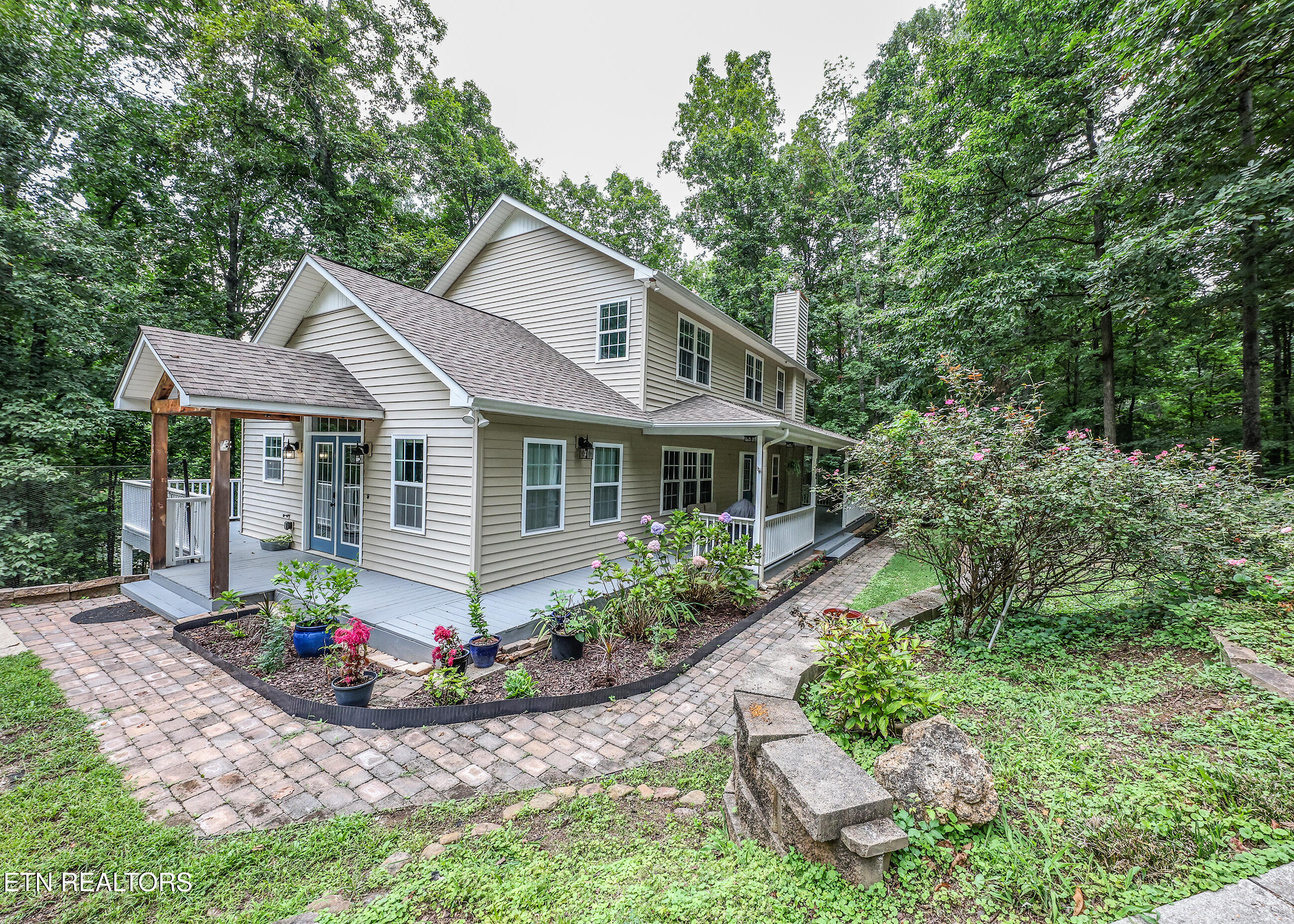 132 Timbercrest Drive Oak Ridge, TN 37830 - Photo 3 of 60 t4179A3956 copy