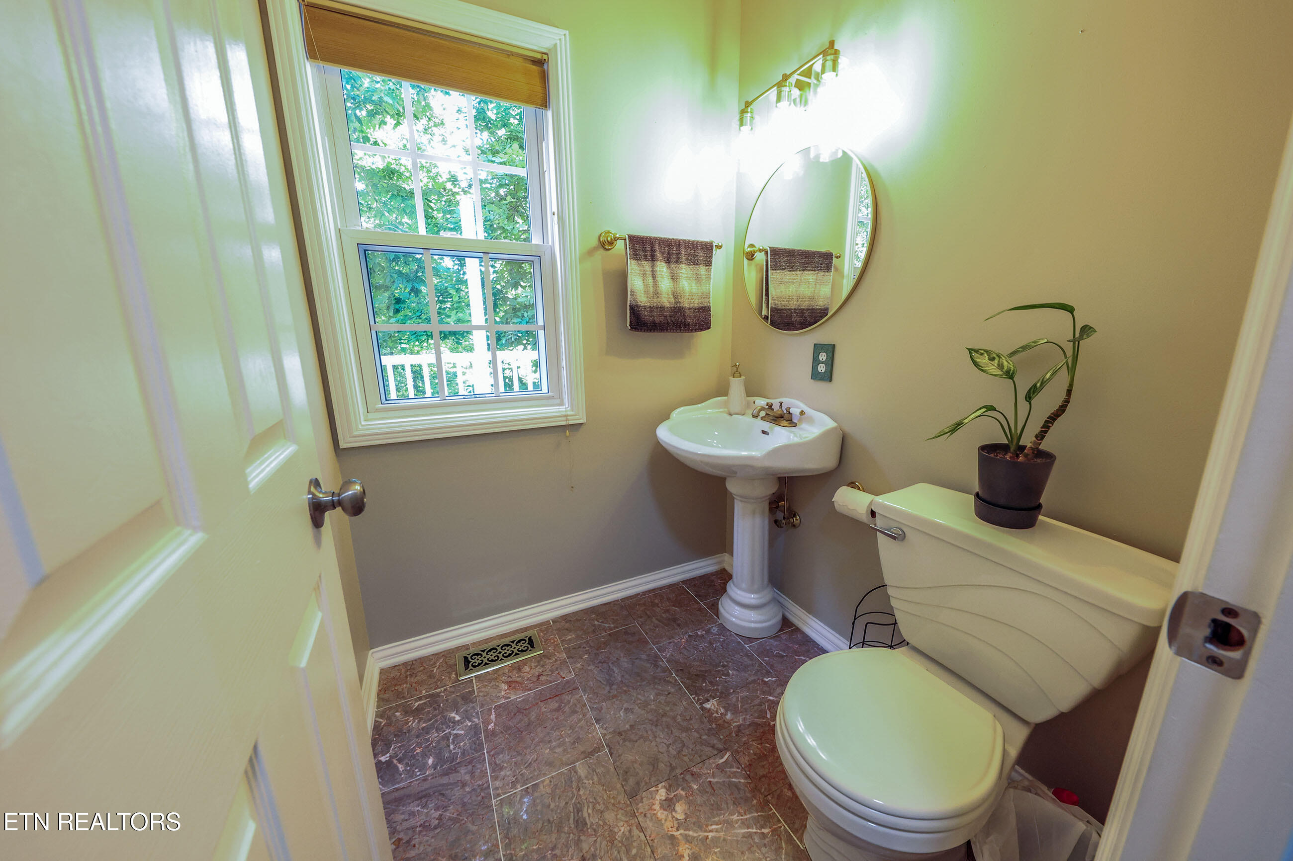 132 Timbercrest Drive Oak Ridge, TN 37830 - Photo 39 of 60 15T179A3594 copy