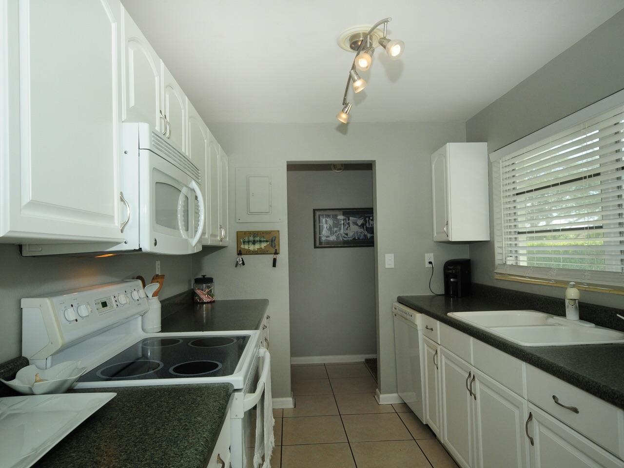 920 Firetree Road North Palm Beach, FL 33408 - Photo 11 of 17 image.jpg