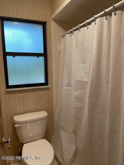 5238 Damascus Road North Jacksonville, FL 32207 - Photo 16 of 26 Bathroom