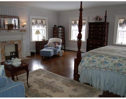 Merriman Road Sewickley, PA 15143 - Photo 14 of 18 Master Bedroom.