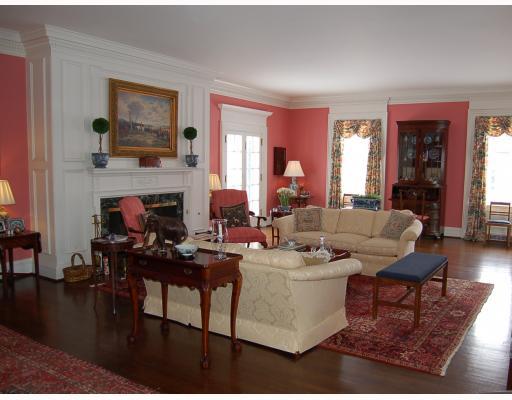 Merriman Road Sewickley, PA 15143 - Photo 6 of 18 Living Room.