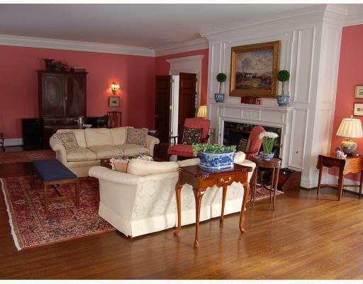Merriman Road Sewickley, PA 15143 - Photo 7 of 18 Living Room.