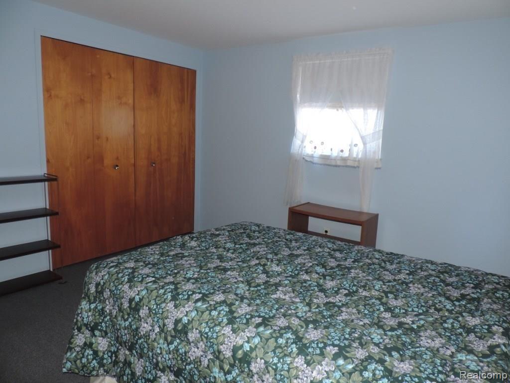 18885 Levan Road Livonia, MI 48152 - Photo 21 of 25 thumb_DSCN2978_1024.jpg