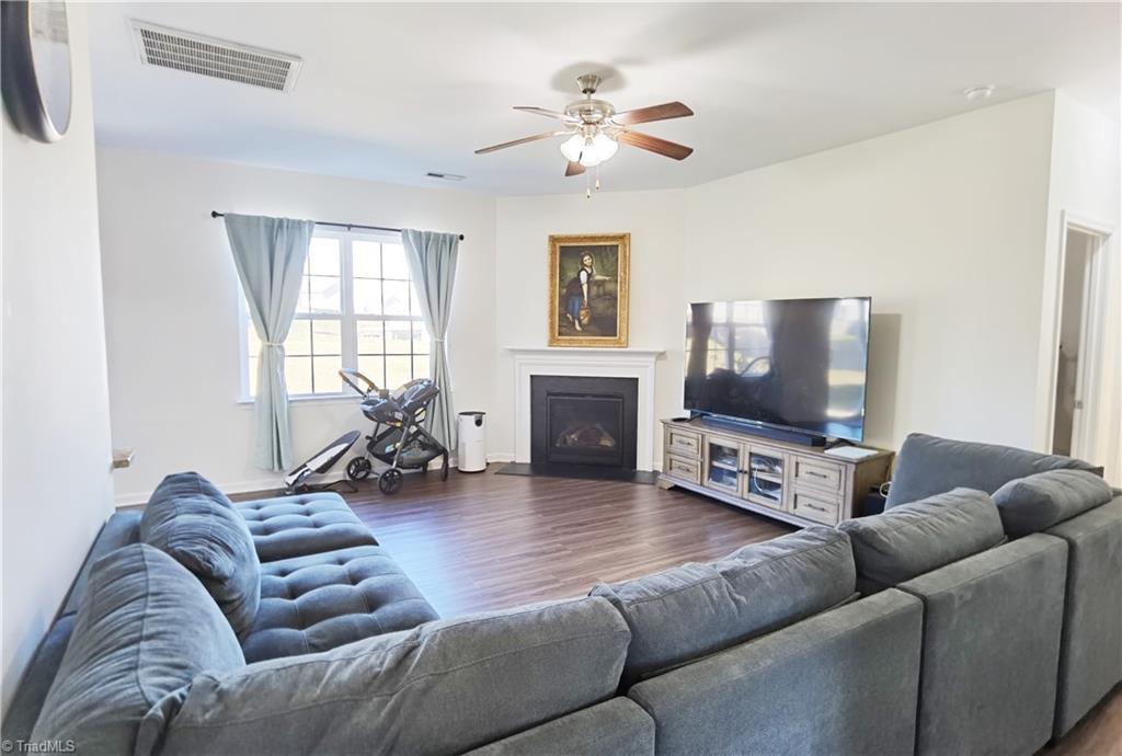 346 Sapphire Road Burlington, NC 27215 - Photo 2 of 13