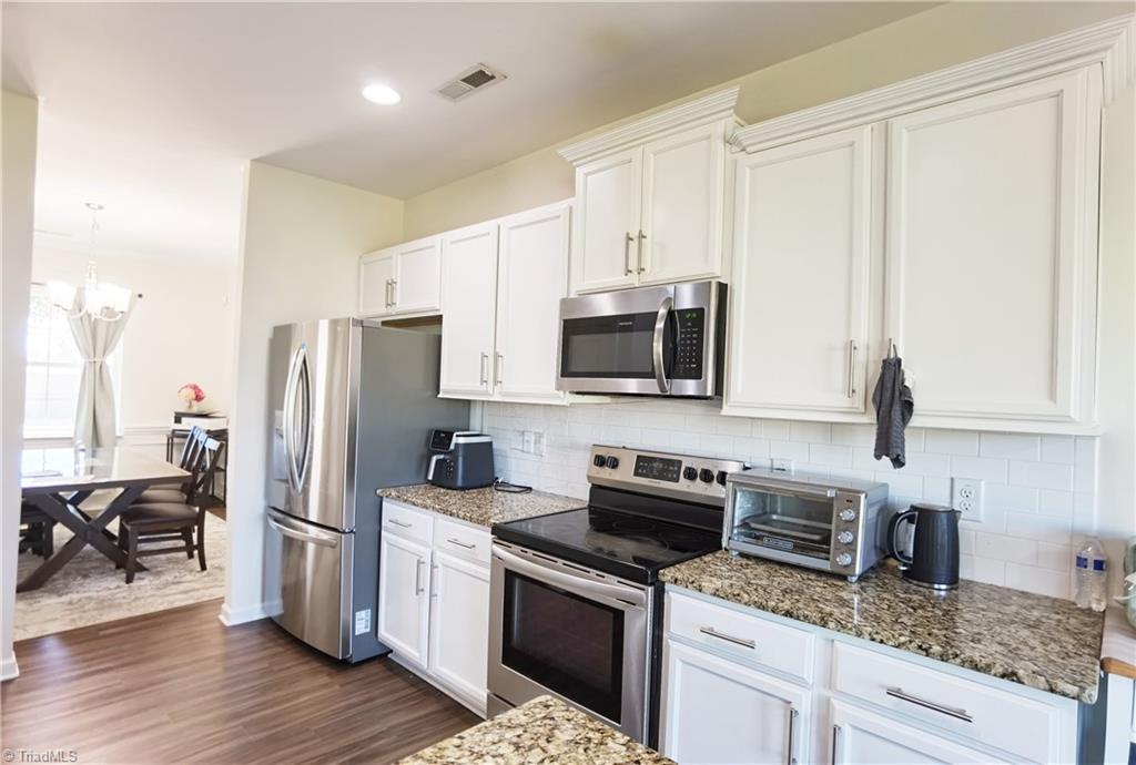 346 Sapphire Road Burlington, NC 27215 - Photo 4 of 13