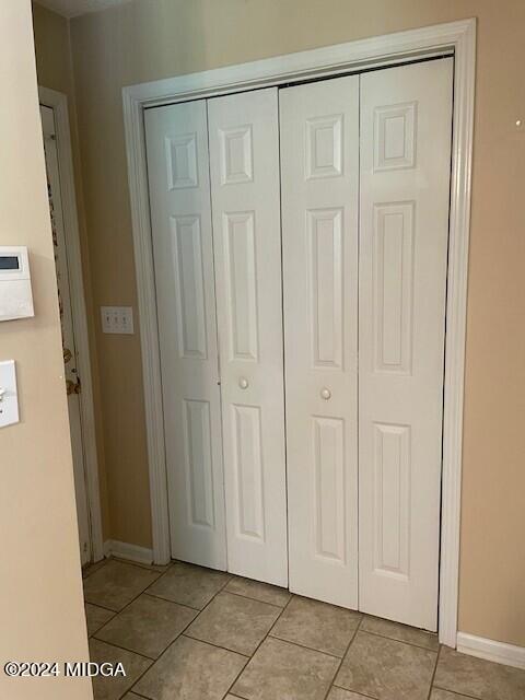 187 Bateman Lane Gray, GA 31032 - Photo 17 of 27 a view of an entryway with hallway
