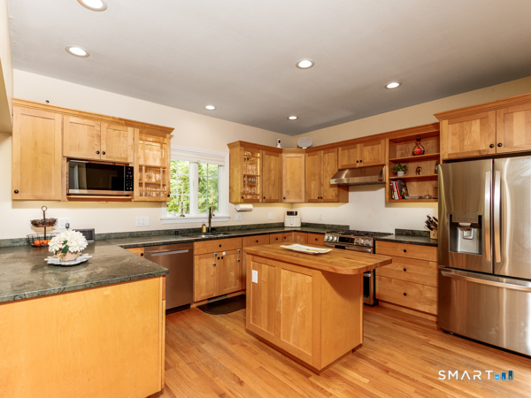 34 R Goldfinch Road Durham, CT 06422 - Photo 9 of 36 Kitchen
