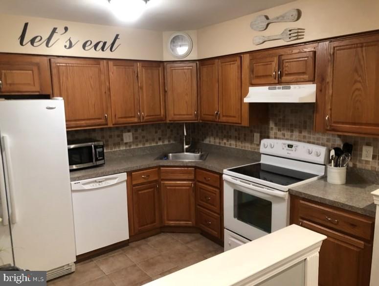 26 Brighton Place Sewell, NJ 08080 - Photo 2 of 24