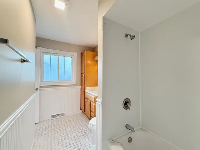 $307,000 | 1041 Coach Road, Homewood, IL 60430