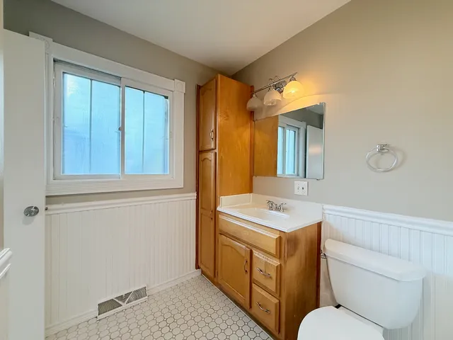 $307,000 | 1041 Coach Road, Homewood, IL 60430