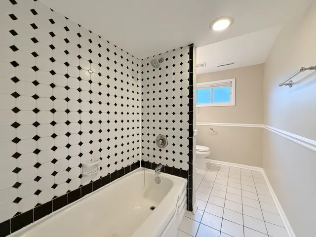 $307,000 | 1041 Coach Road, Homewood, IL 60430