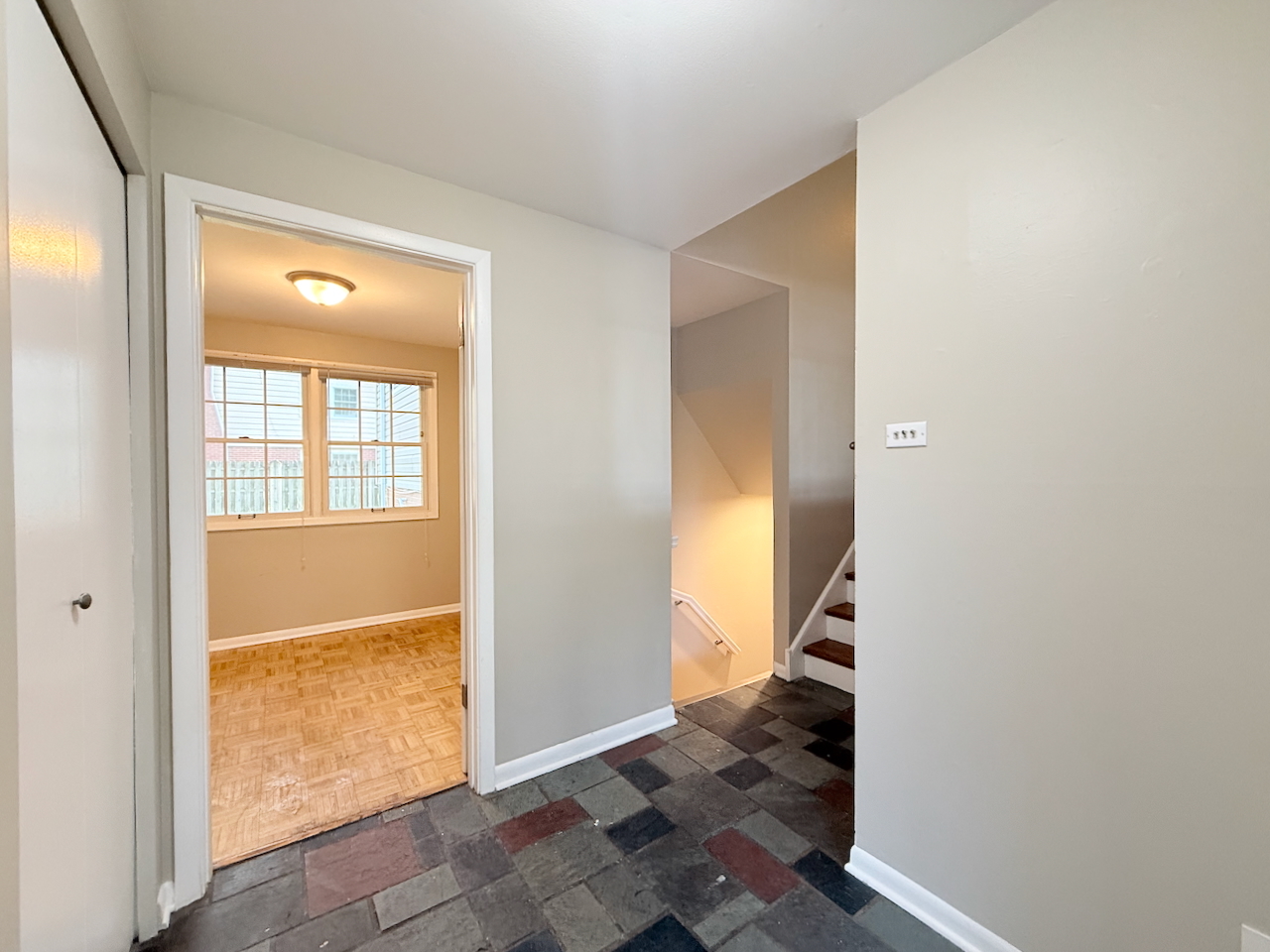 1041 Coach Road Homewood, IL 60430 - Photo 2 of 29
