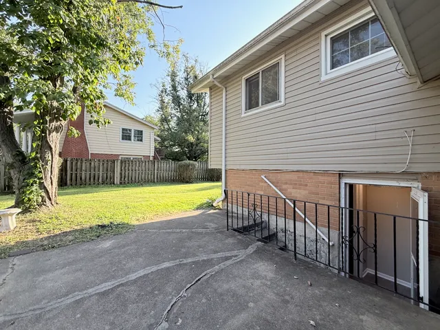 $307,000 | 1041 Coach Road, Homewood, IL 60430