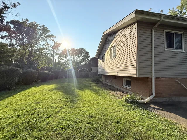 $307,000 | 1041 Coach Road, Homewood, IL 60430