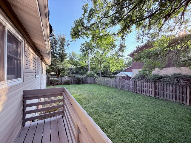 $307,000 | 1041 Coach Road, Homewood, IL 60430