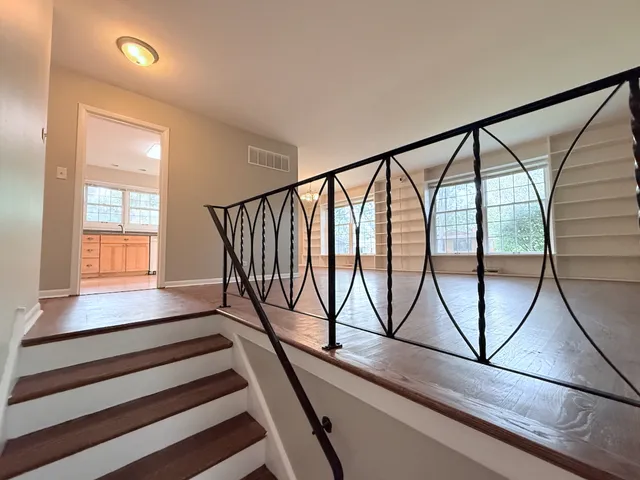 $307,000 | 1041 Coach Road, Homewood, IL 60430