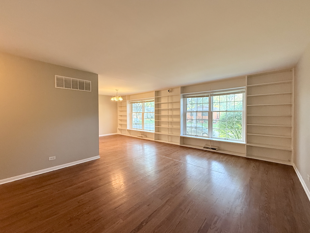 1041 Coach Road Homewood, IL 60430 - Photo 5 of 29