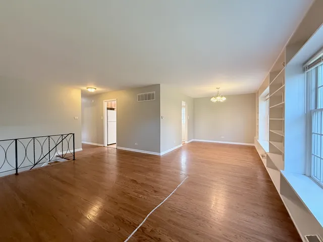 $307,000 | 1041 Coach Road, Homewood, IL 60430